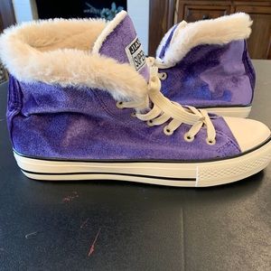 Jiannai Super Star Women’s Purple/white btm/black trim with velvet/Fur lining
